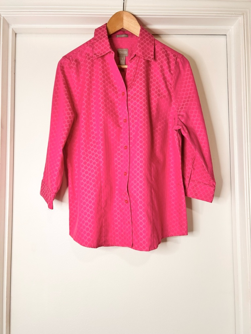 Chico’s Vibrant Pink Geometric Print Blouse - Size 8 - Picture 3 of 10
